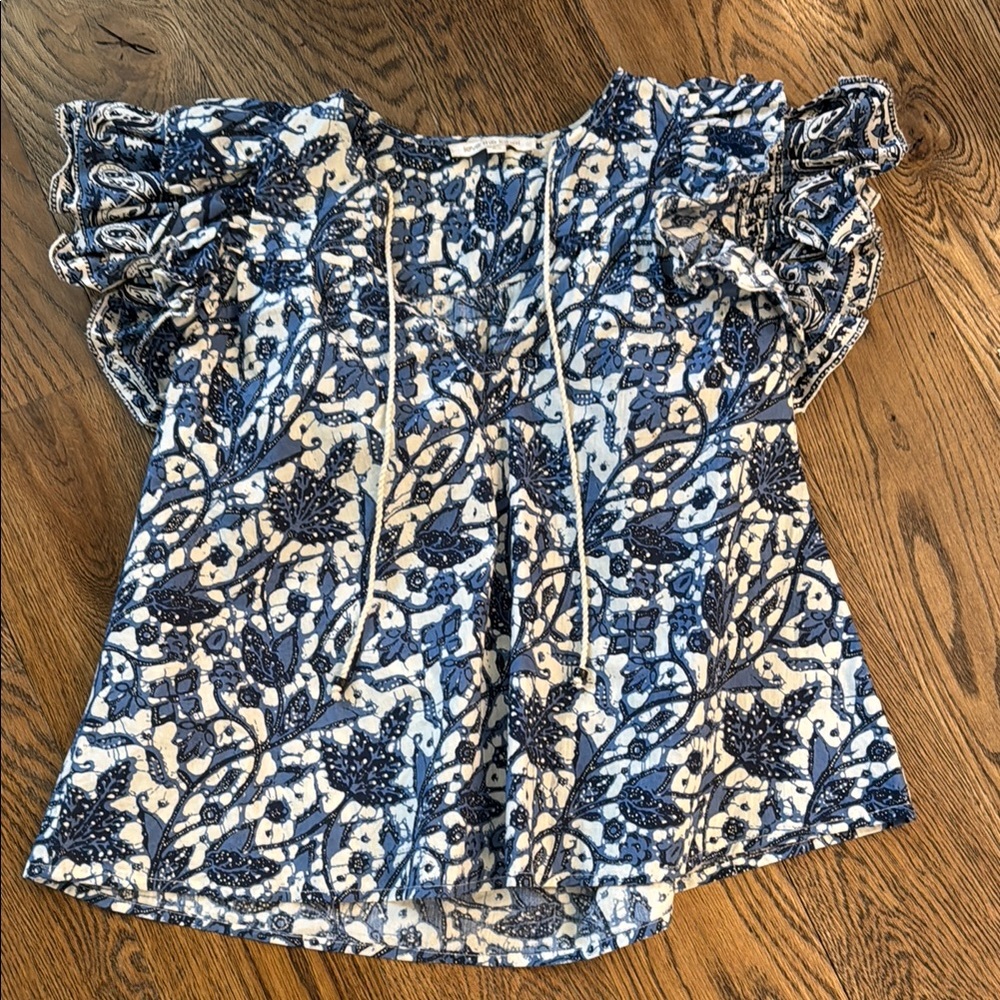 Love the Label Mabel Flutter Sleeve top
